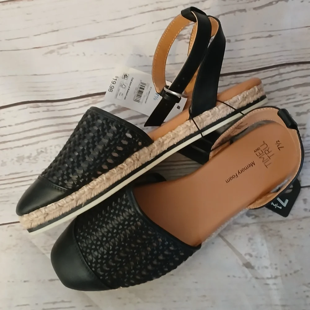 Time and Tru women's vinyl espadrille black size 7 1/2, Missing Strap